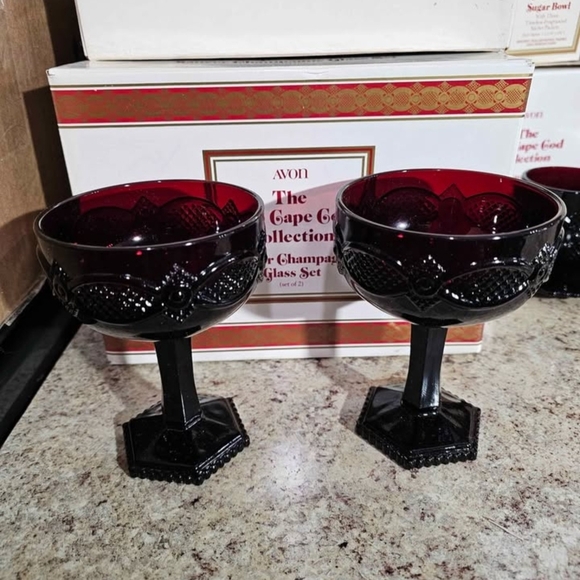 Avon Cape Cod Collection Deep Red Glass Set - Picture 3 of 3